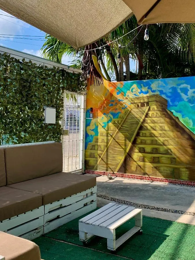 Villa Leo Cancun Downtown Homestay